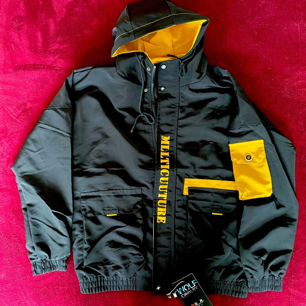 Jacket windbreaker unique with tag.